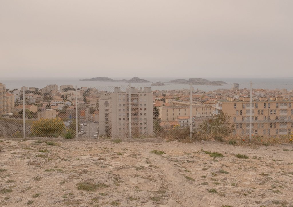 ChairBleue – Closed city on the sea